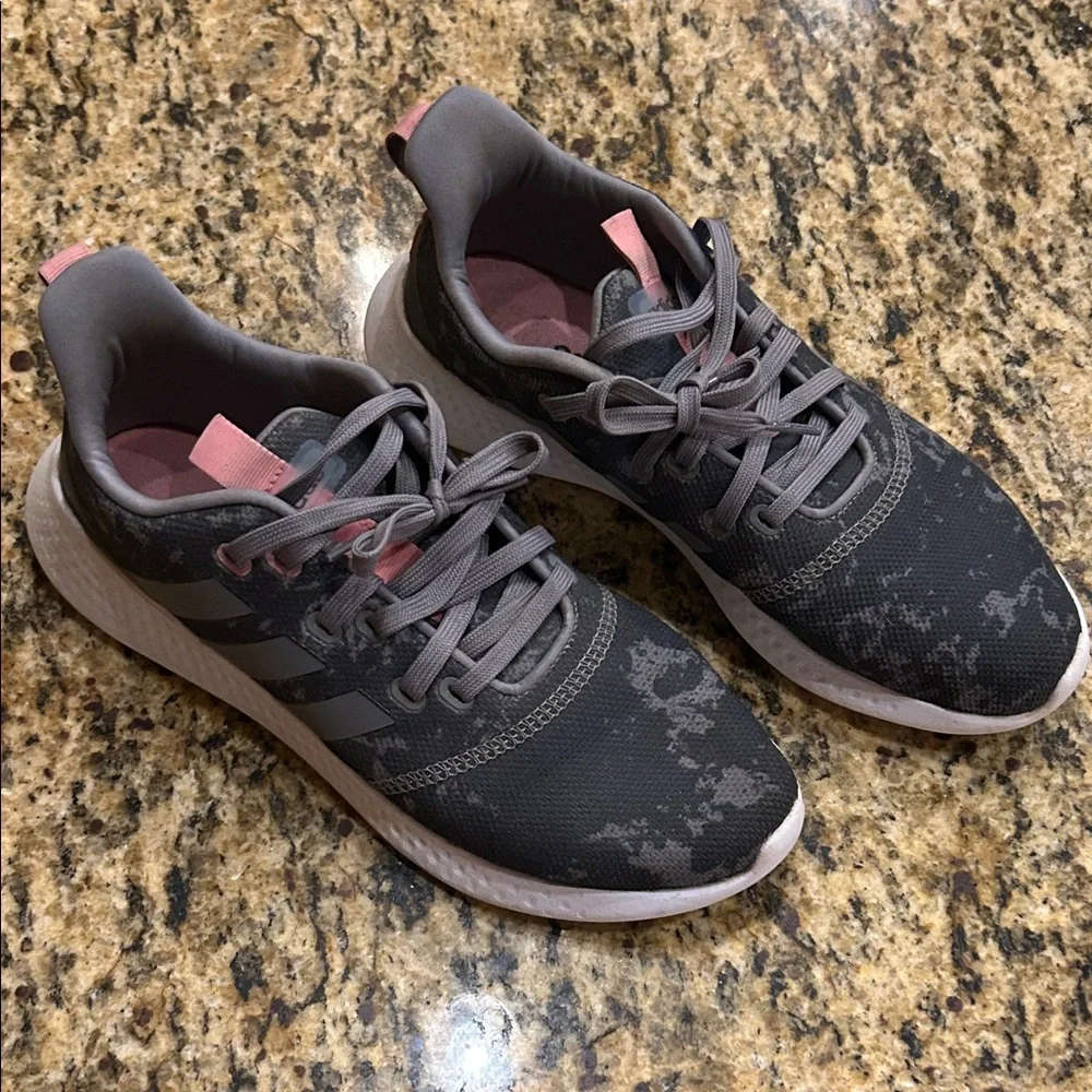 Adidas Art H02772, gray camo, athletic shoe, size 10, EUC | offer in description